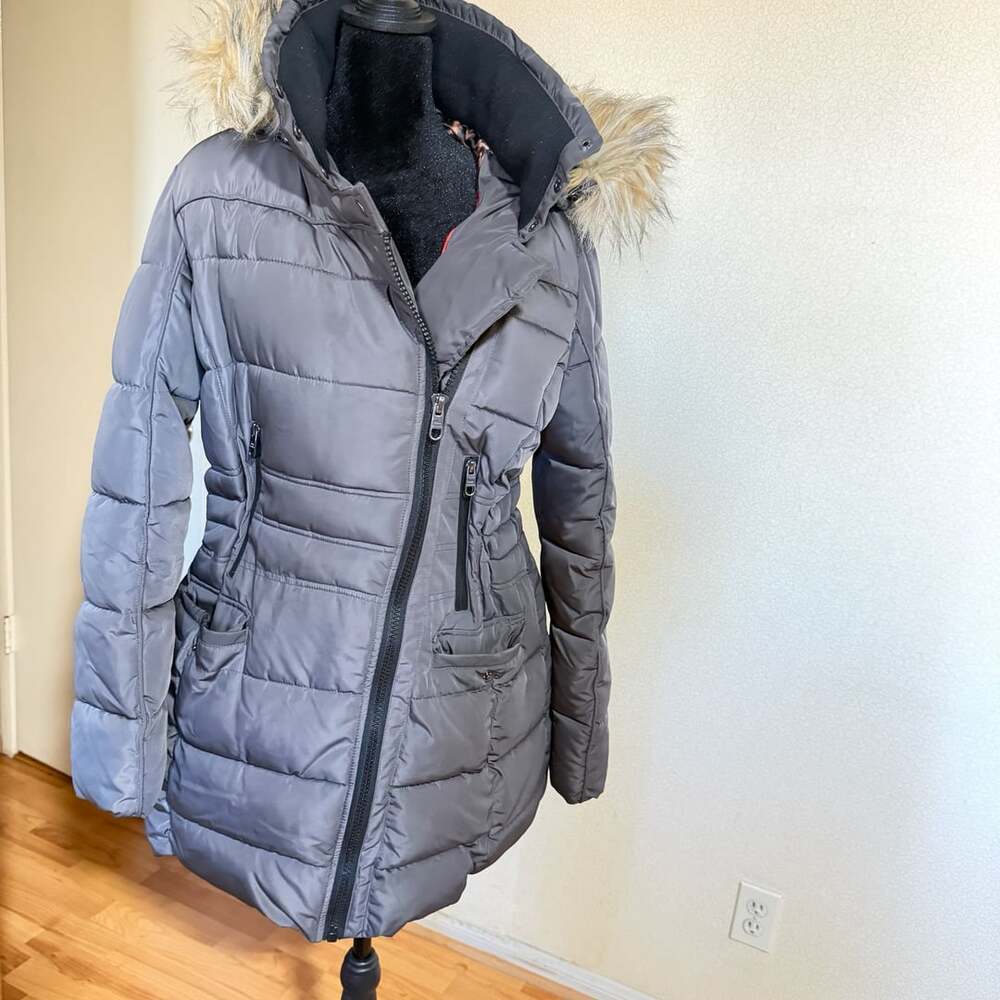 Steve Madden Women’s Gray Long Puffer Coat M Faux Fur Trim Removable Hoo